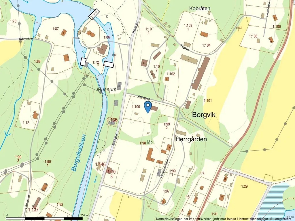 Multi-Use Property with Historic Charm in Borgvik