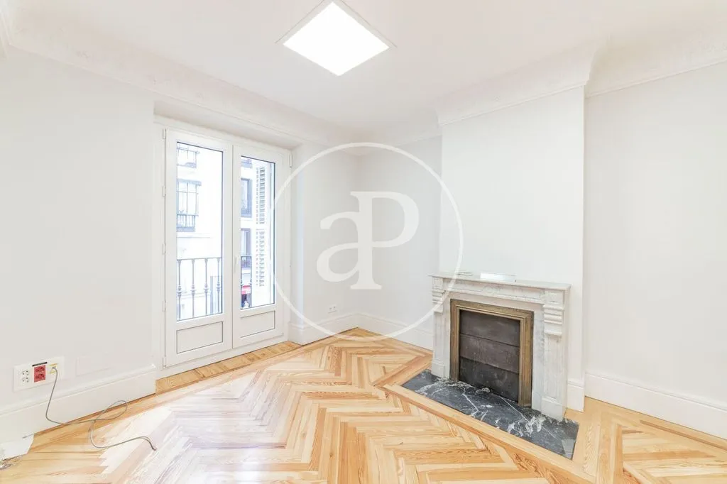 Living Room - Luxury Apartment with Classic Façade in Madrid