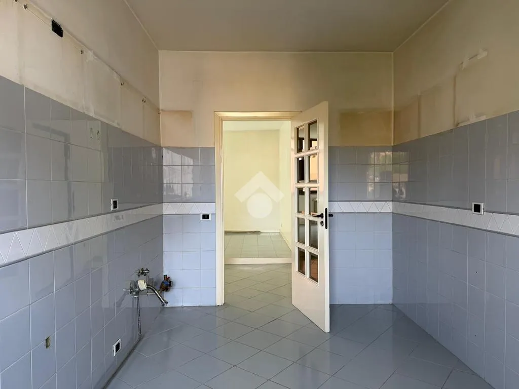 Entrée - Apartment with Balcony in Potenza