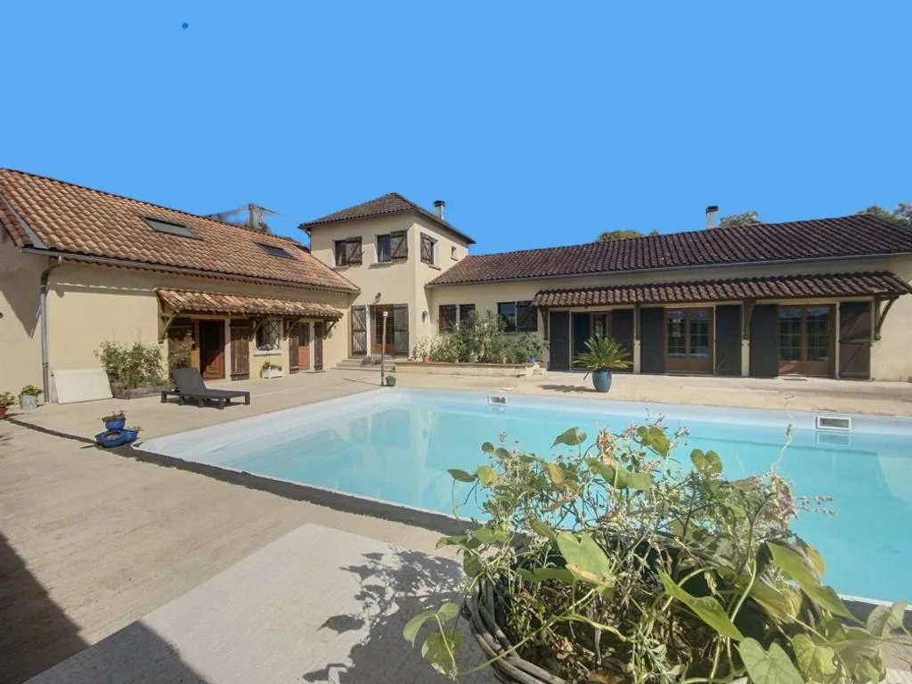 Bassein - Luxury House with Pool in Grun-Bordas