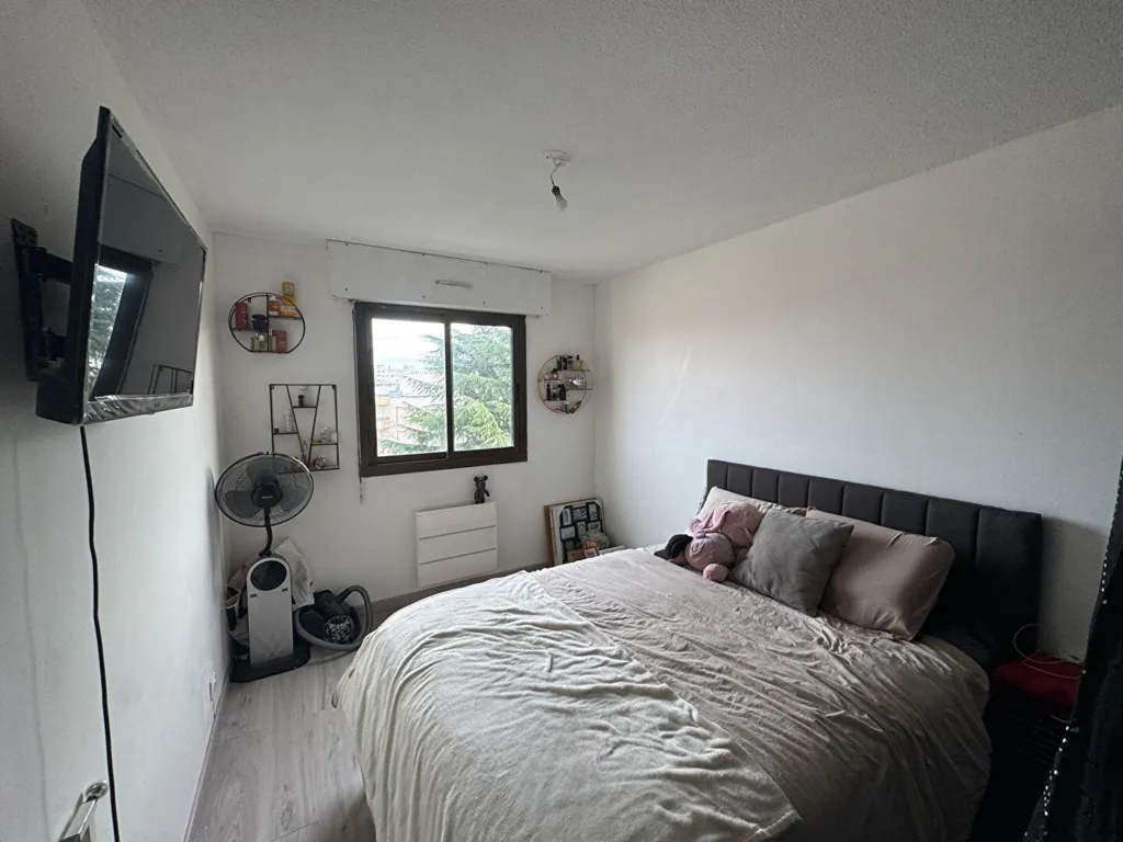 Magamistoad - 3-Bed Apartment with Balcony View in Le Bouscat