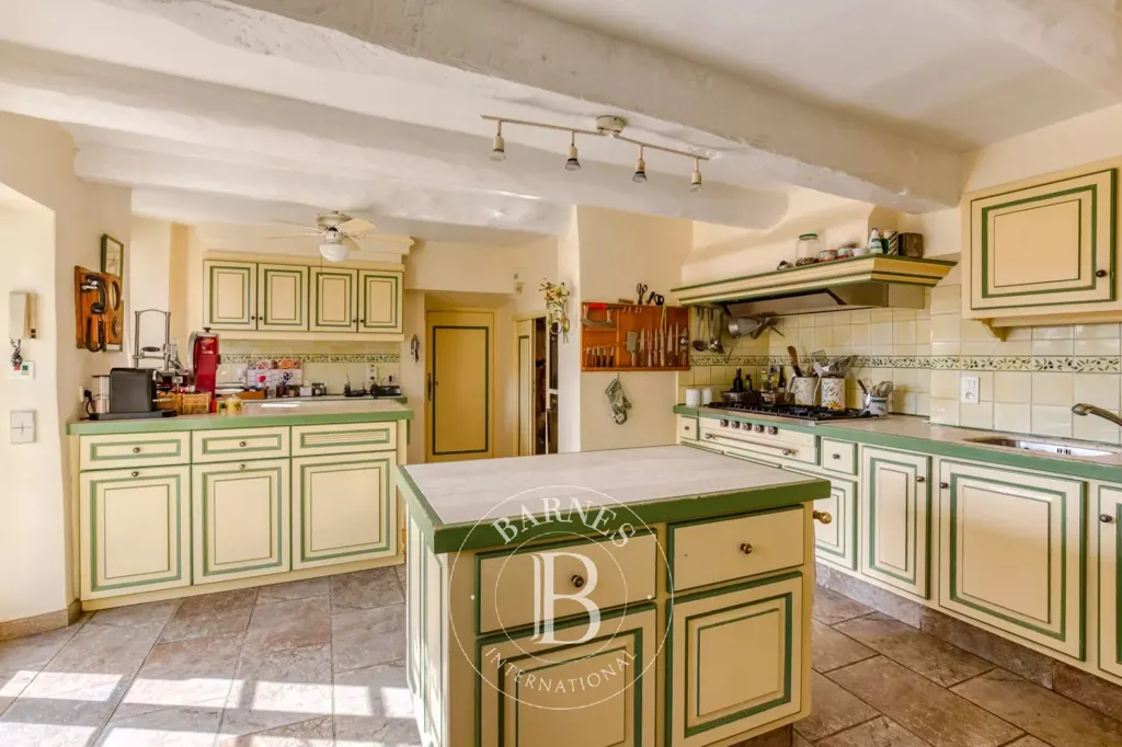 Cuisine - Bastide Luxueuse avec Piscine à Grasse