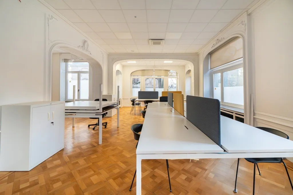 Kabinet - Office Townhouse with Sauna in Central Location