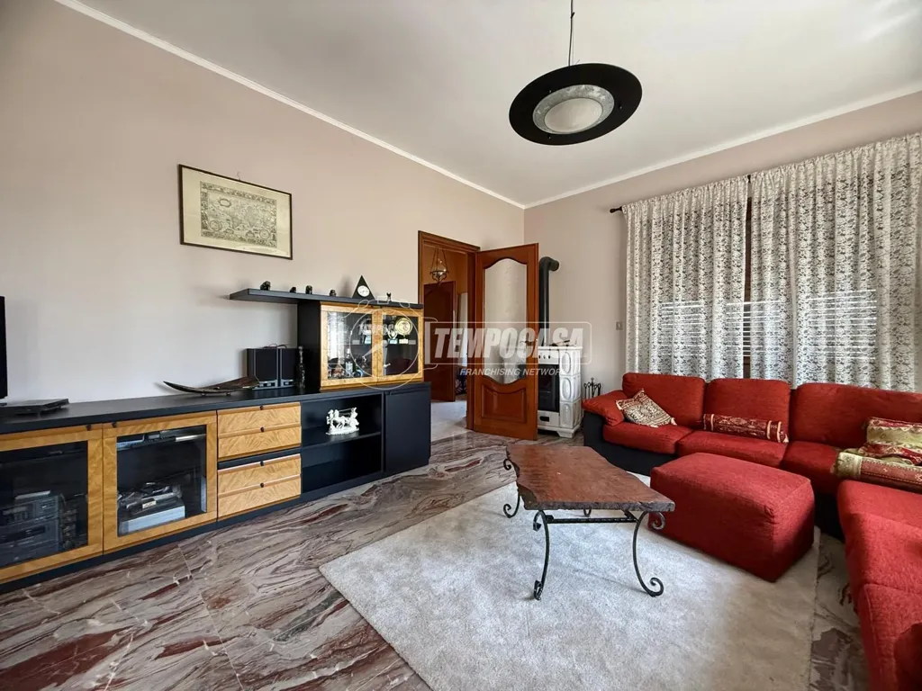 Elutuba - Bifamiliar Villa with Garden in Ciriè