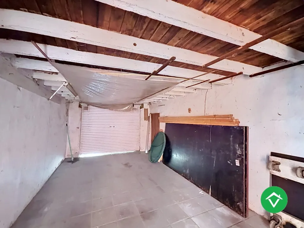 Garage - Maison avec Polyvalente et Jardin à l'Ouest