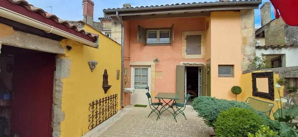 Jardin - Maison en Pierre avec Terrasse au Centre Historique de La Brède