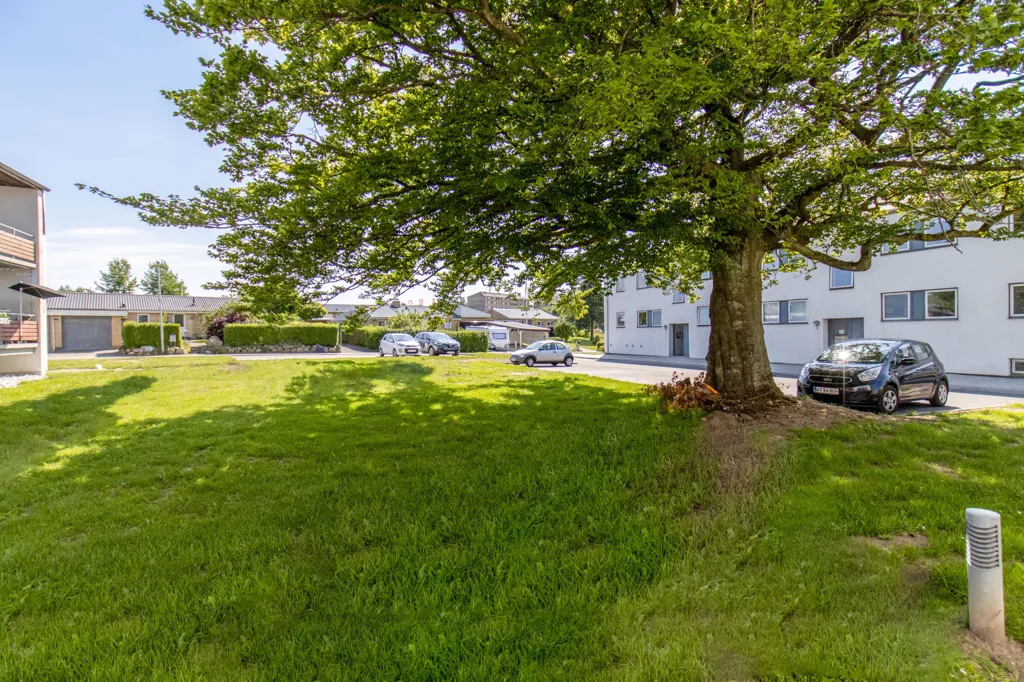 Jardin - 3-Bedroom Flat with Balcony in Vejle