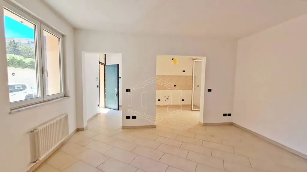 Pièces - New 4-Bedroom Apartment with Terrace in Albenga