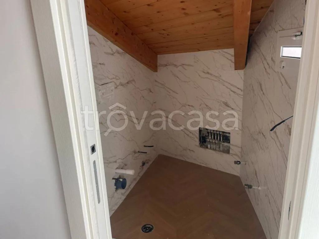 Pièces - Modern Villa with Balcony in Aversa