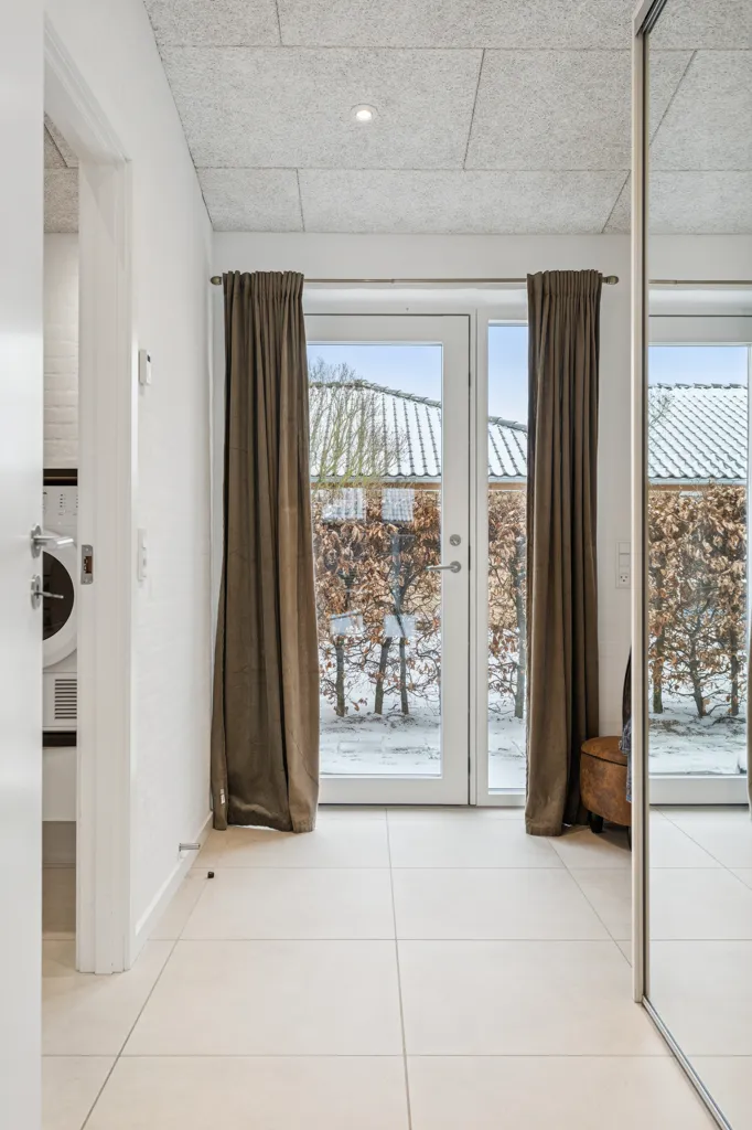 Esik - Contemporary Villa with Terrace in Brande