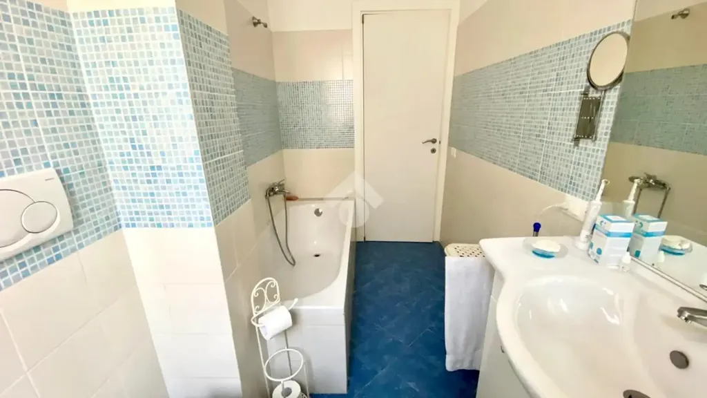 Bagni - Bright Triplex with Balcony in Rome