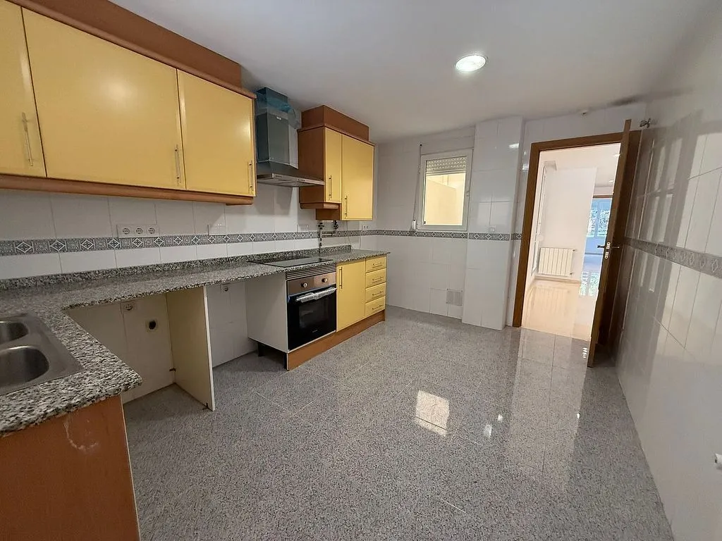 Kitchen - Penthouse with Pool and Terrace in Campolivar