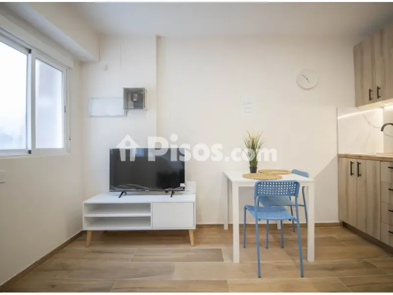 Elutuba - Studio Flat with Patio in Carrer de la Mare Eterna