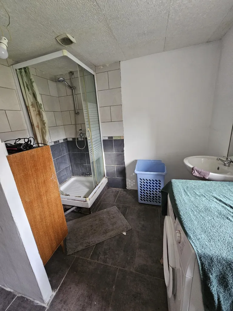 Bagni - Semi-Pitched House with Garden near Centre