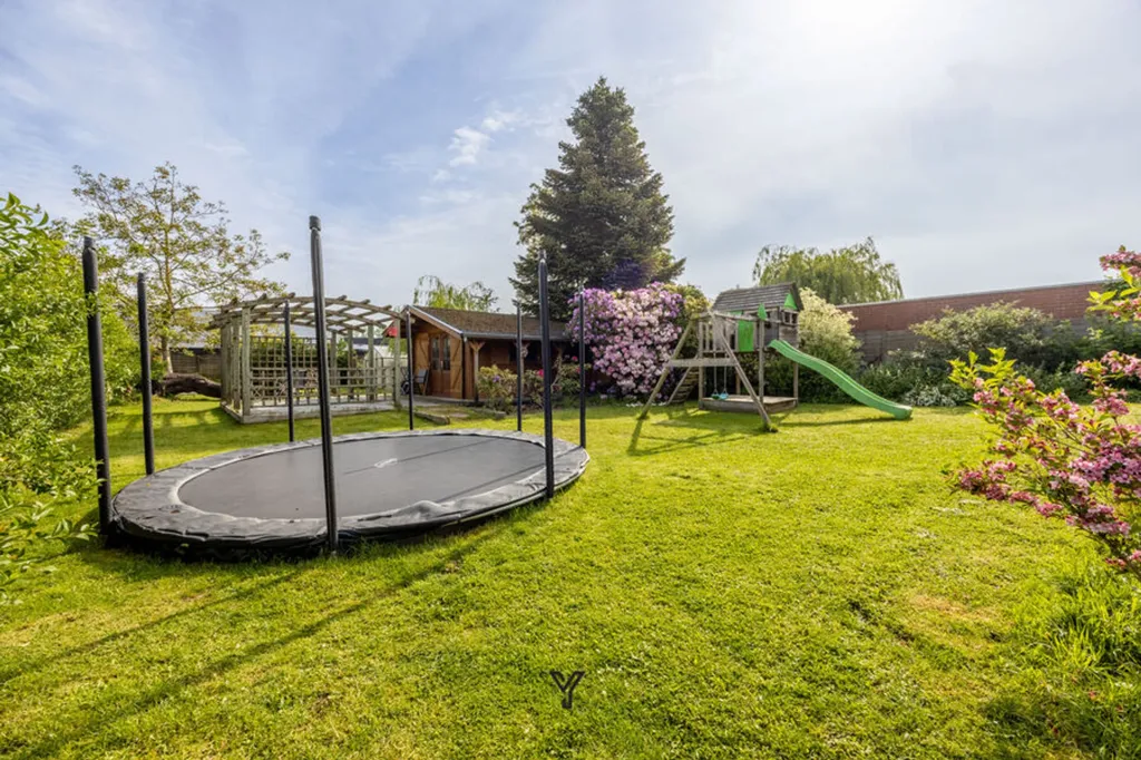 Jardin - Maison Énergétique avec Pergola à Zwevegem
