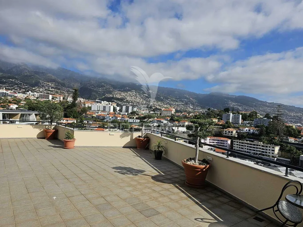 Terrasse - Luxury Penthouse with 360º View in Funchal
