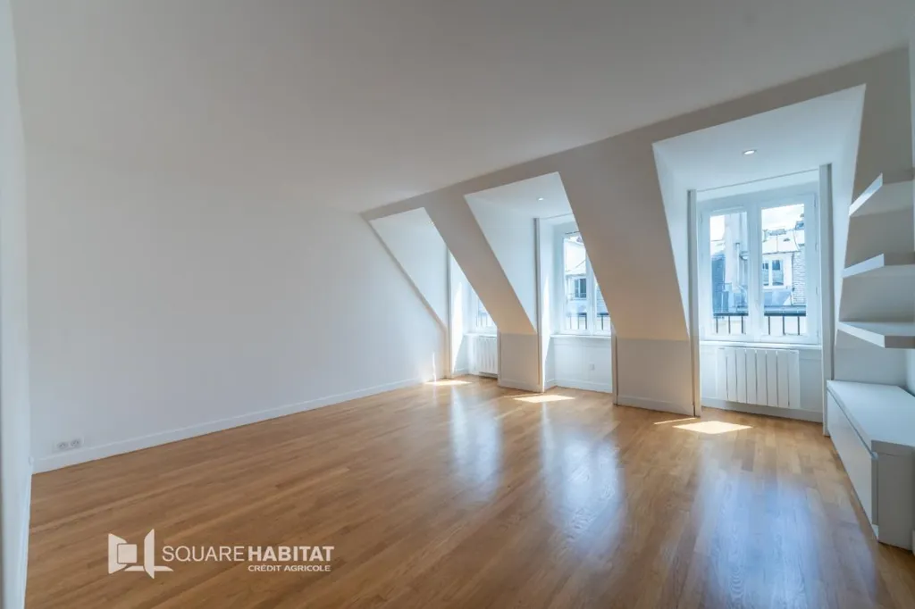 Stanze - Mansardé Flat in Haussmannian Building, Paris