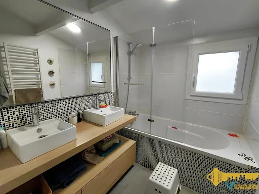 Salles de bain - Maison Rénovée en Impasse à Vertou