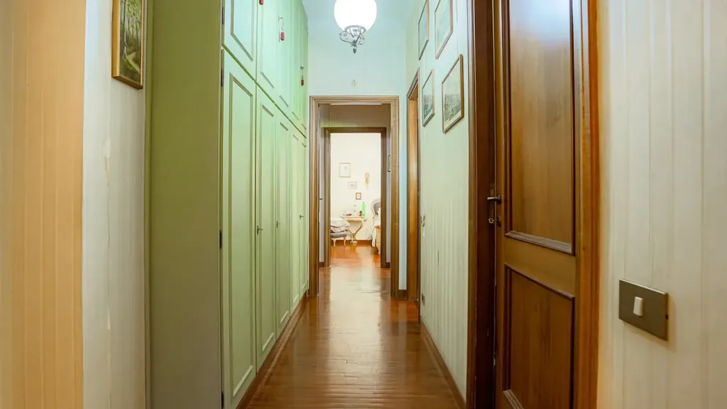 hallway_entrance