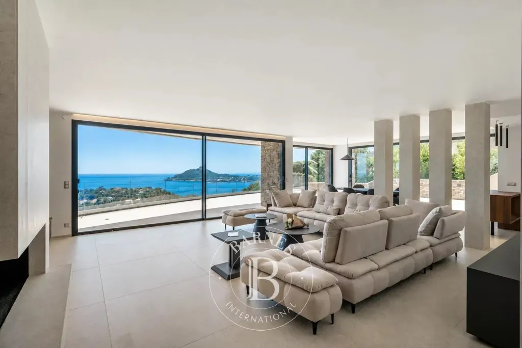 Séjour - Villa Contemporaine avec Vue Panoramique Mer à Agay