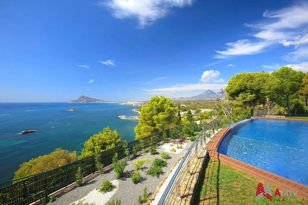 Pool - Luxury House with Seafront Views in Altea