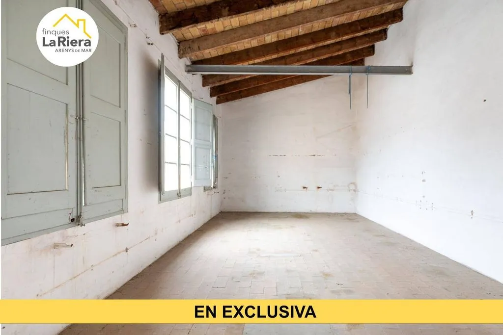 Pièces - Converted Factory House in Arenys de Mar