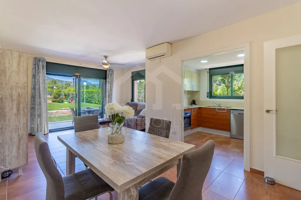 Salle à manger - Duplex with Pool View in El Casalot-Bonmort