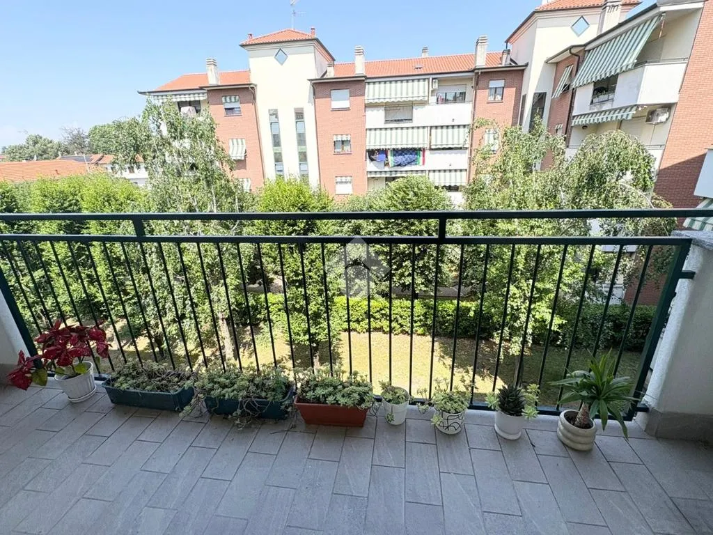 Balcone - Appartamento con balcone in zona tranquilla a Gallarate