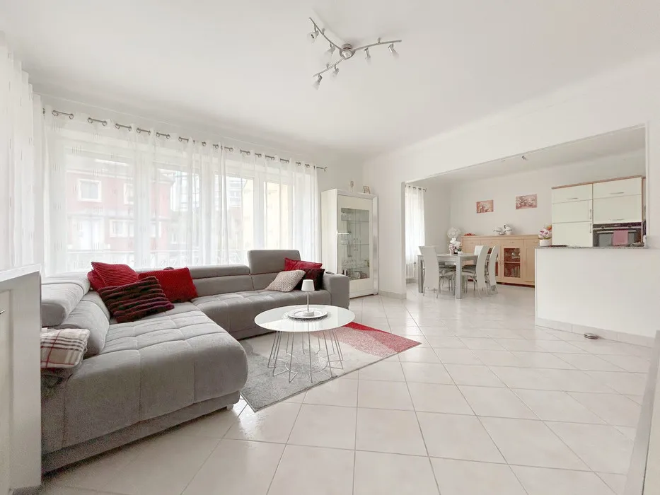 Séjour - Appartement 3 Chambres avec Balcon au Rollingergrund