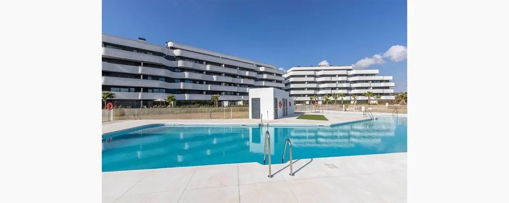 Piscina - Beachfront Apartment with Sea Views in Torremolinos