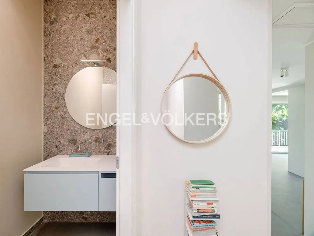 Bathrooms - Luxury Villa with Panoramic Views in Erba