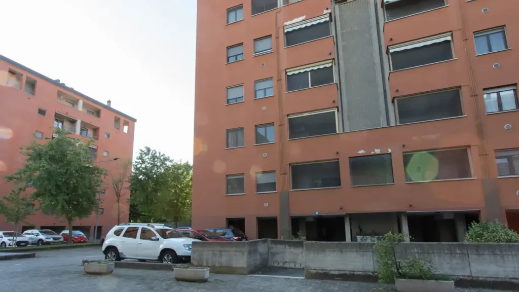 Välivaade - Trilocale with Balcony in Figino, Milan