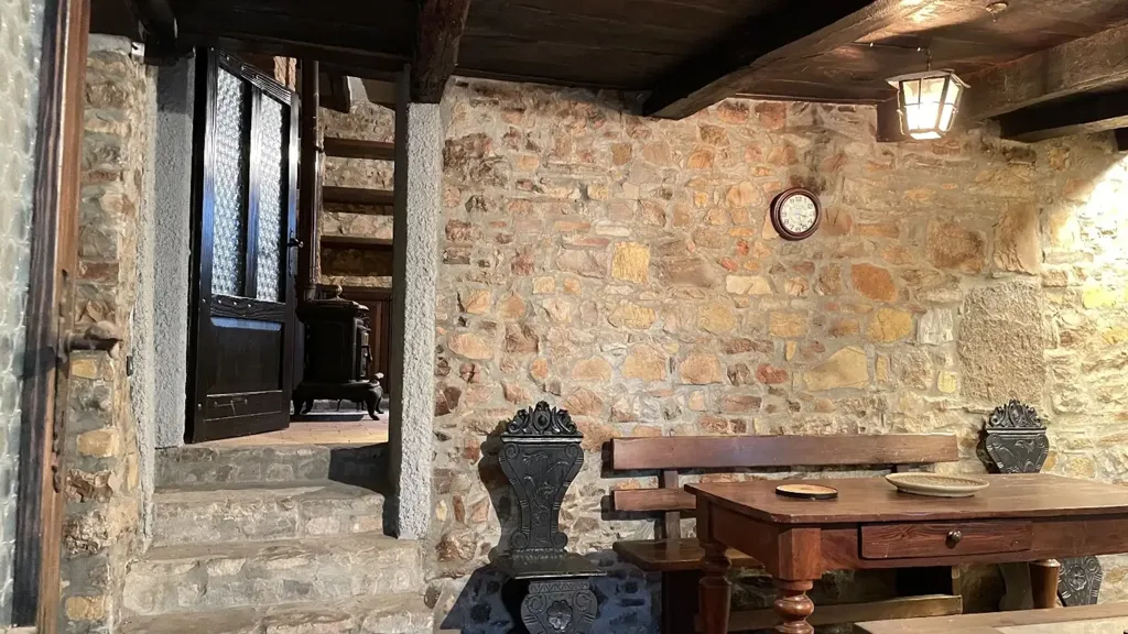 Salle à manger - Restored Stone Villa with Terraces in Gropparello