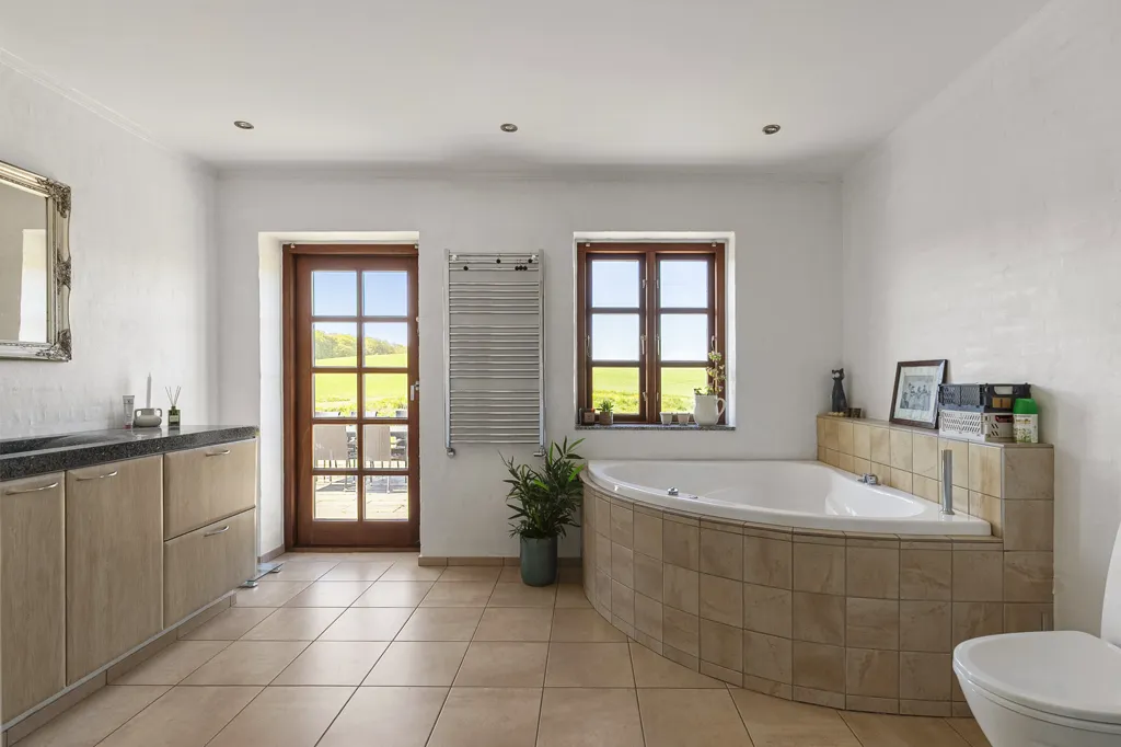 Bagni - Farmhouse with Private Lake in Juelsminde