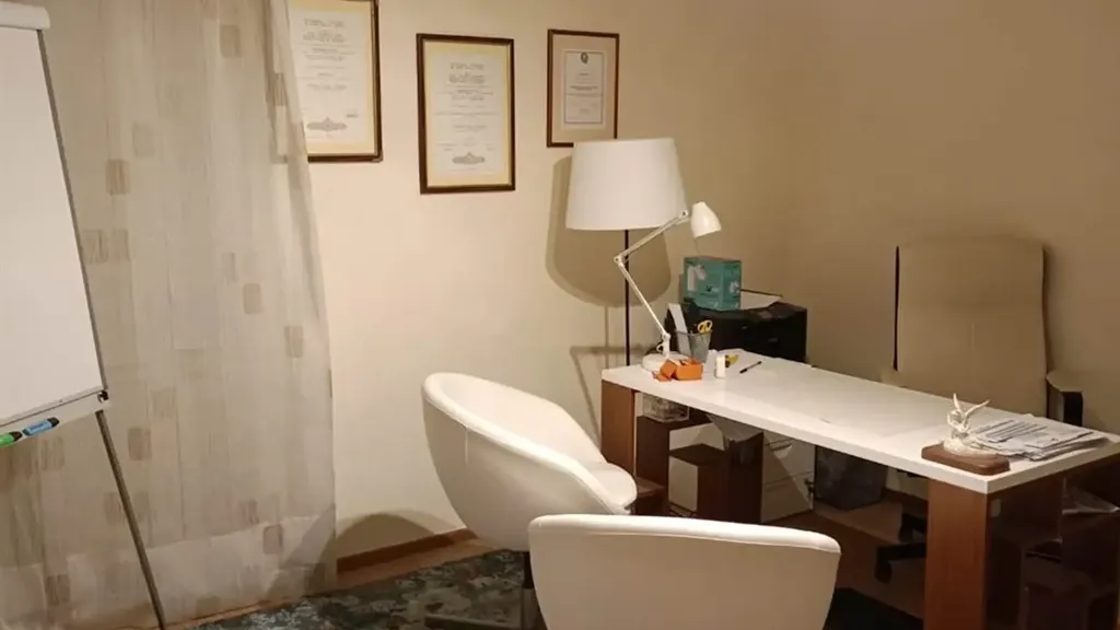 Studio - Office Apartment with Dual Access in San Casciano