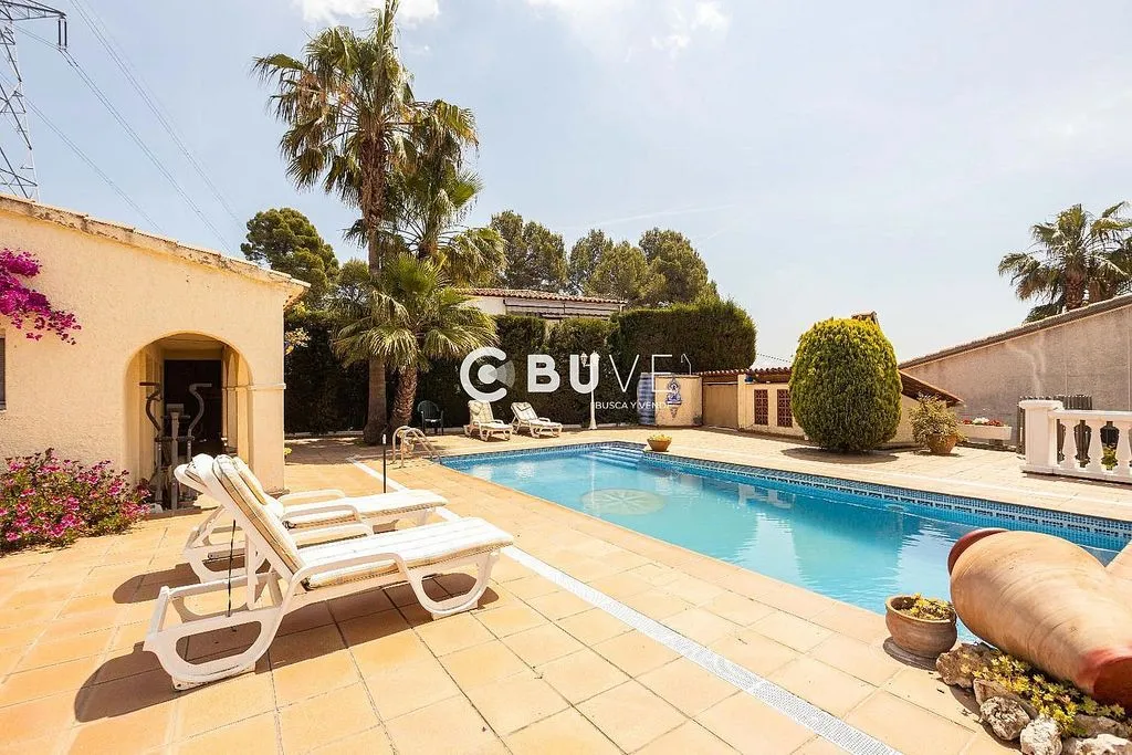 Piscine - Chalet with Pool and Terrace in Abrera