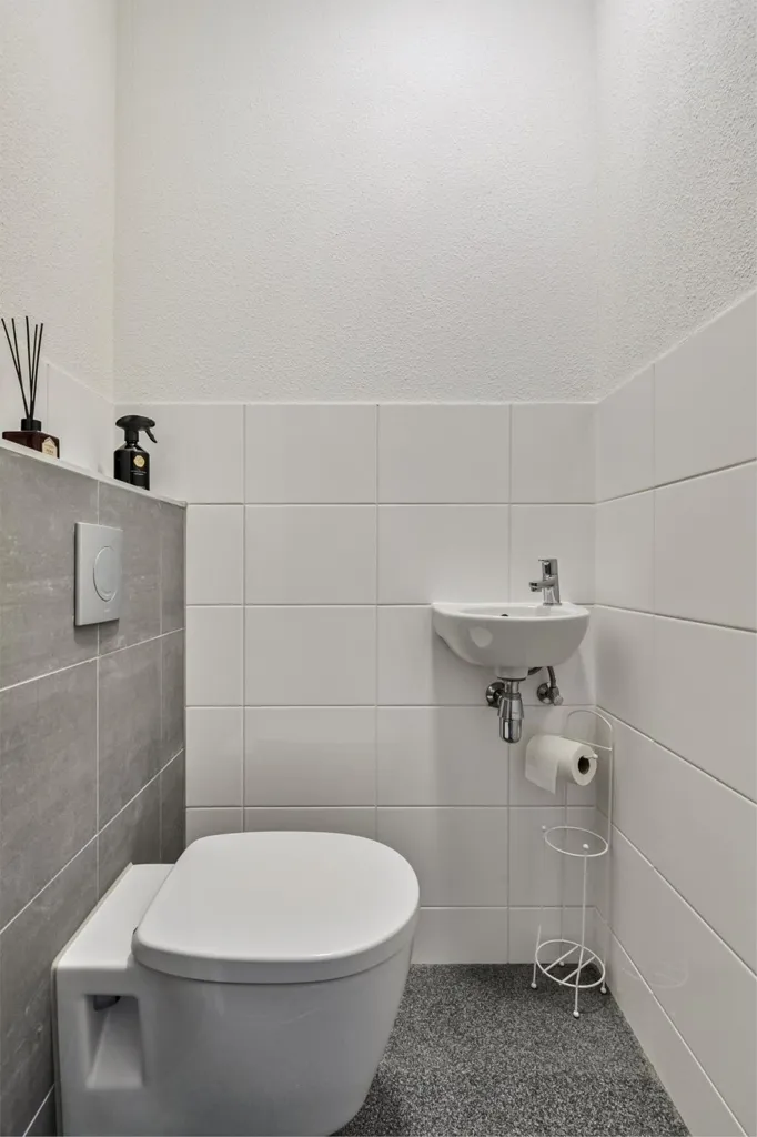 Salles de bain - Modern Corner House with Garden in Zaandam