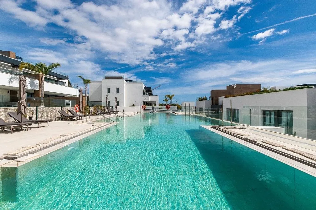 Bassein - Duplex with Sea View and Pool in Marbella