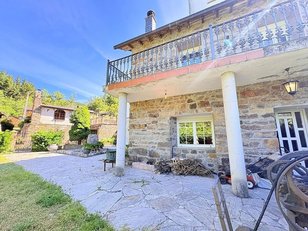Terrass - Chalet with Terrace in Arganza