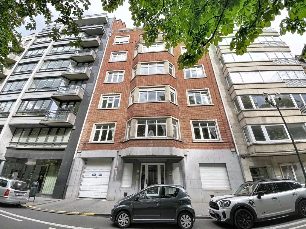 Extérieur - Appartement Rénové avec Terrasse près du Bois de la Cambre