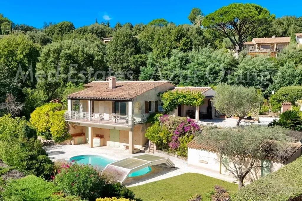Vue aérienne - Villa Luxueuse avec Vue Mer à Grimaud