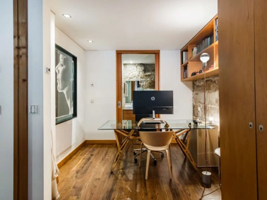 Office - Luxury Apartment with Pool in Porto