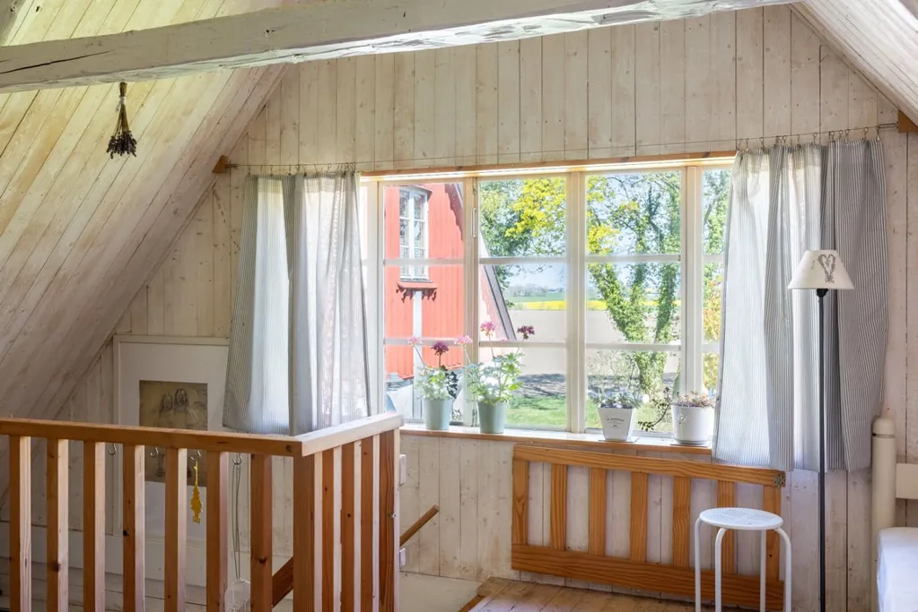 Magamistoad - Scandi Farmhouse with Pool and Views in Ystad