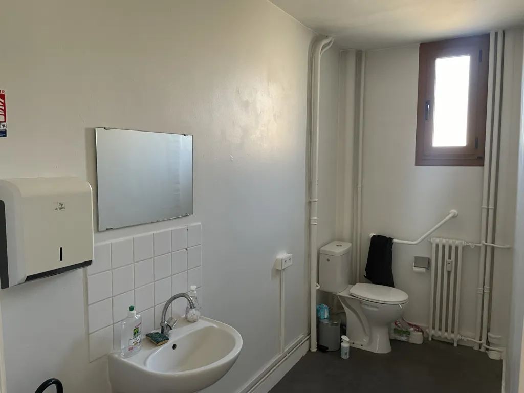 Salles de bain - Appartement T3-T4 en RDC avec Parking à Poitiers