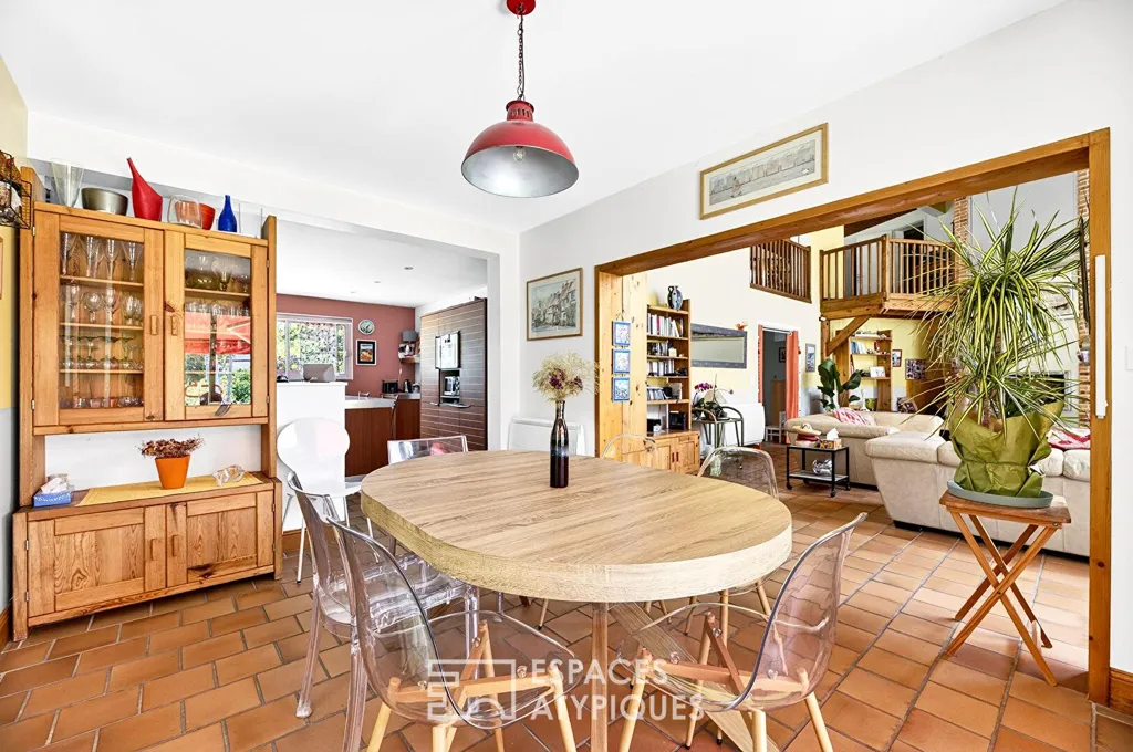 Salle à manger - Maison d'Architecte avec Piscine dans un Écrin Naturel