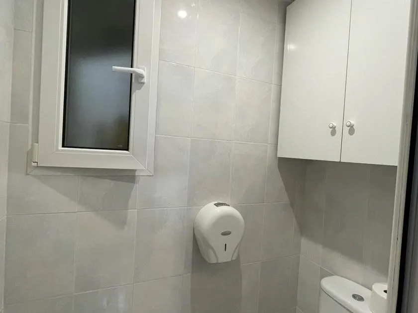 Salles de bain - Office Space with Lift in Central Albacete