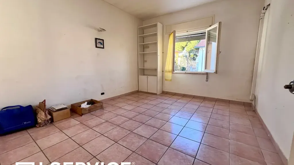 Pièces - Three-Bedroom Apartment with Balcony in Cervia
