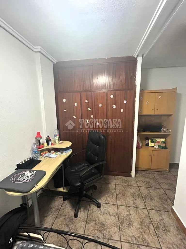 Bureau - Apartment with Balcony in Aiora