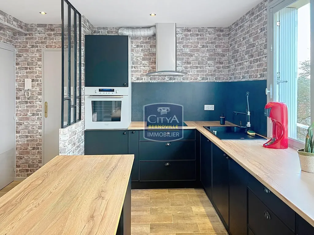 Köök - Rent-Generating 3-Bed Flat with Balcony in Saint-Quentin