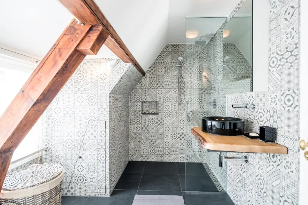 Bathrooms - Renovated Apartment with Garden View in Amsterdam